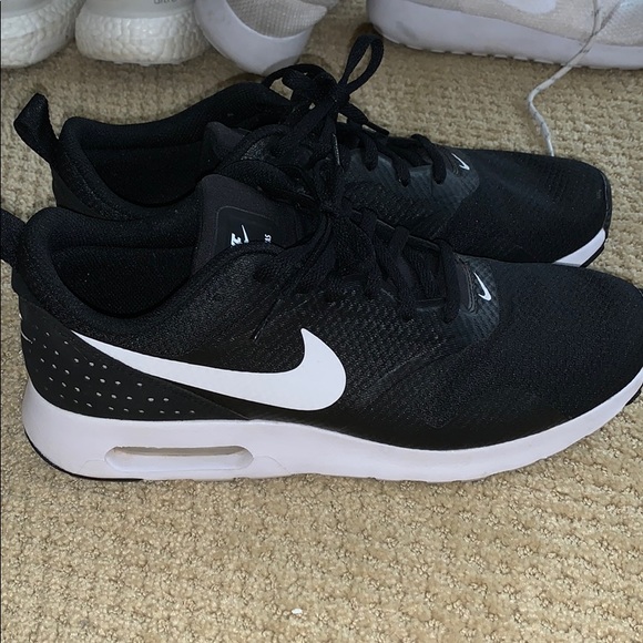 Nike Shoes - women’s bike air max tavas